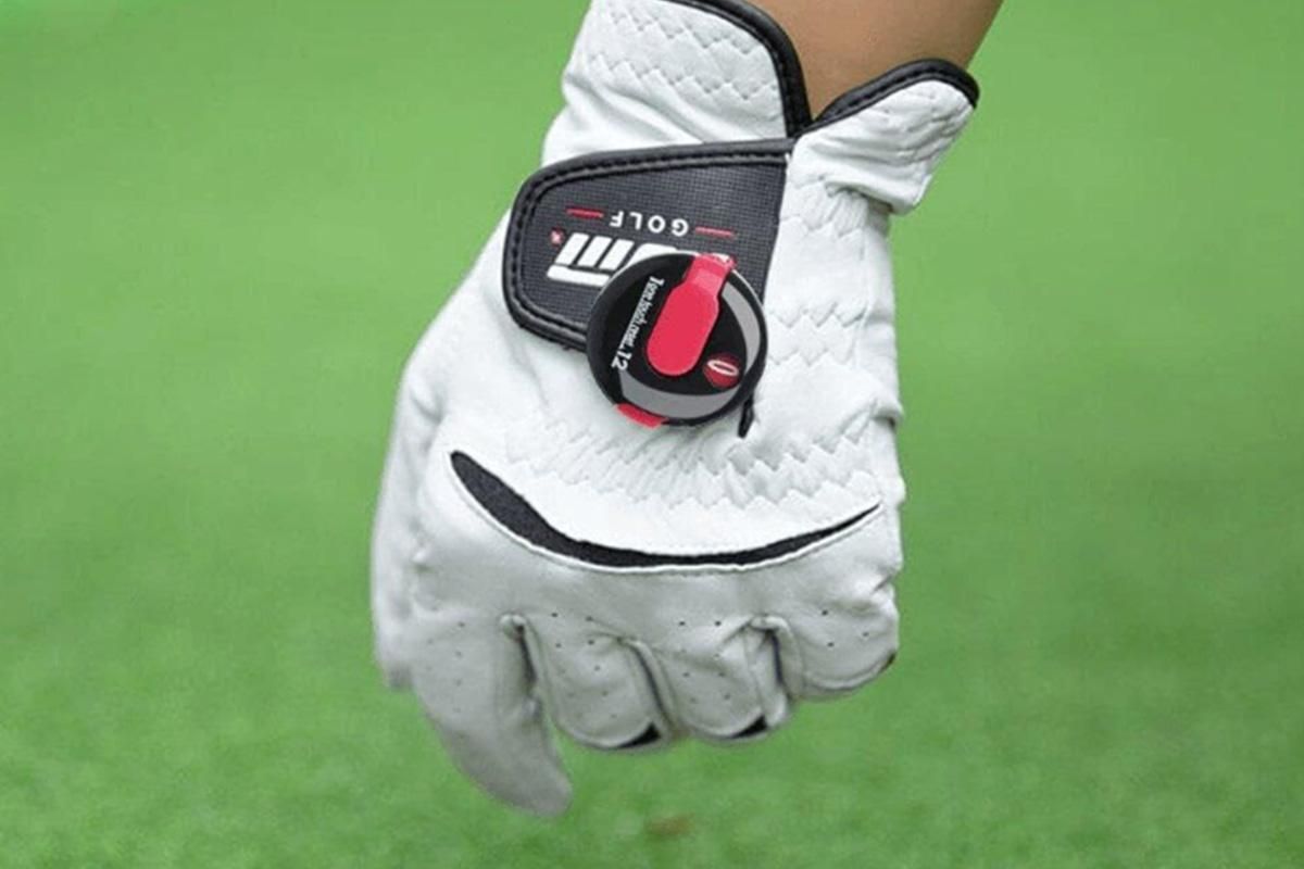 Golf Stroke Counter - Clip-On Score Keeper for Gloves & Hats (3 Colors) - Black