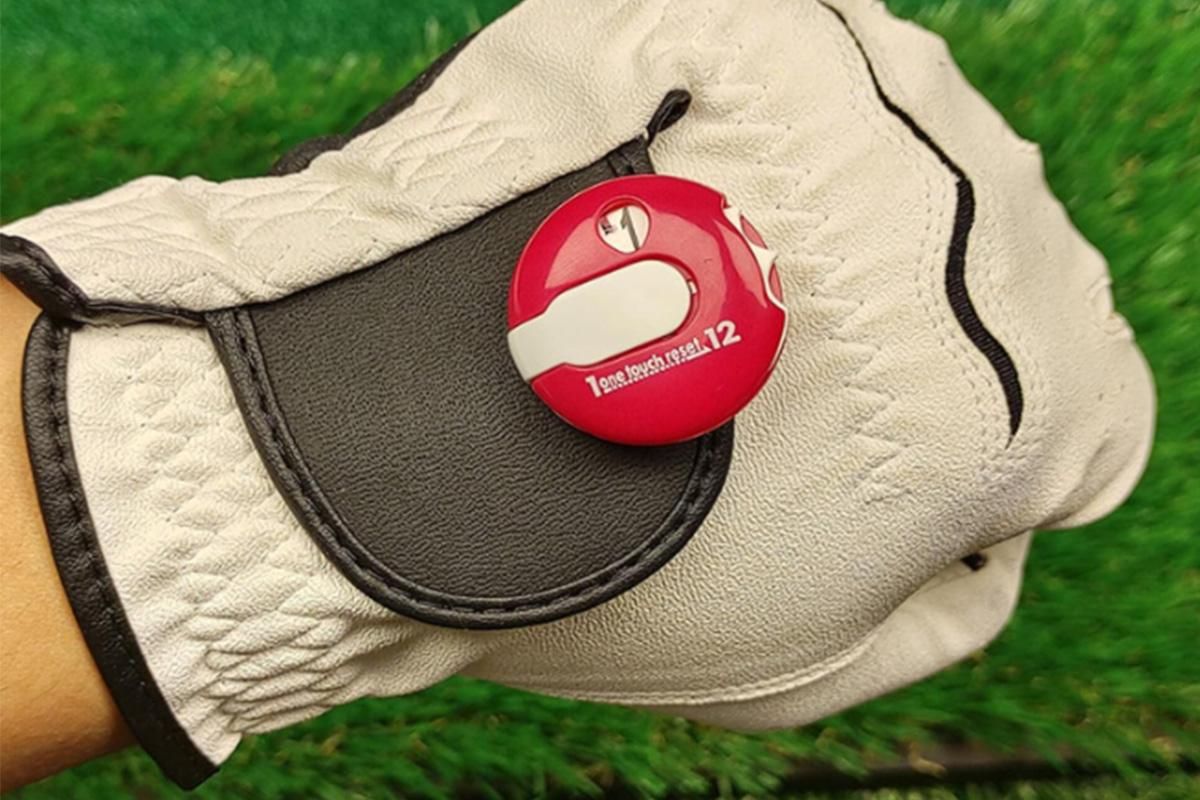 Golf Stroke Counter - Clip-On Score Keeper for Gloves & Hats (3 Colors) - Pink